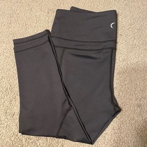 Zyia black pocket light n tight high rise capri 20”